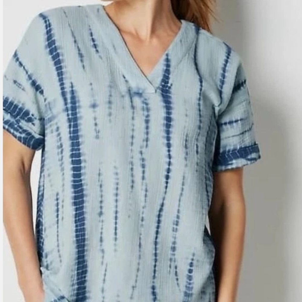 Sky Blue Tie-Dye V-Neck Short Sleeve Top
